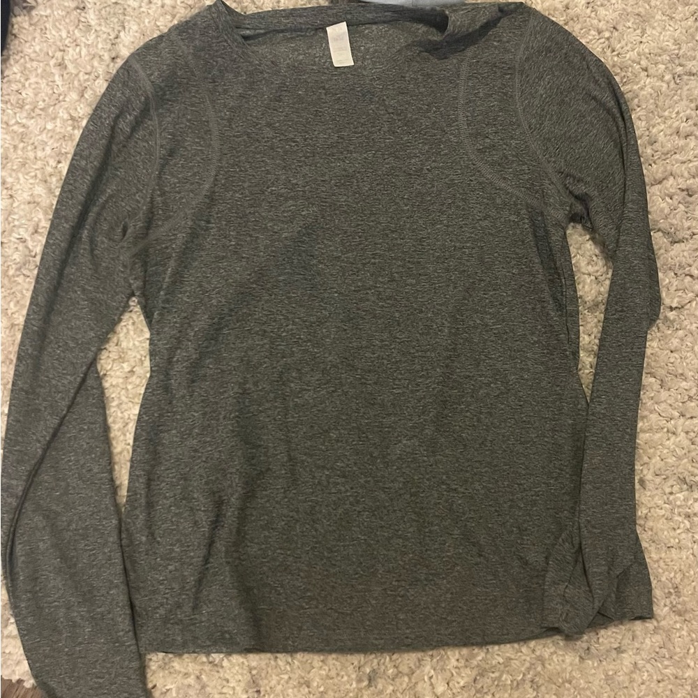 gray workout top